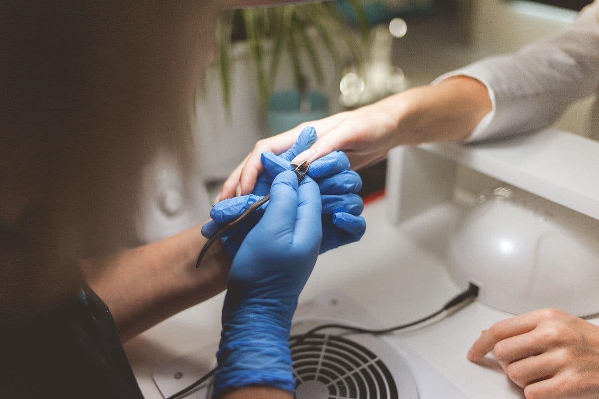 Deep Manicure + Vitamin Base Semi-Permanent