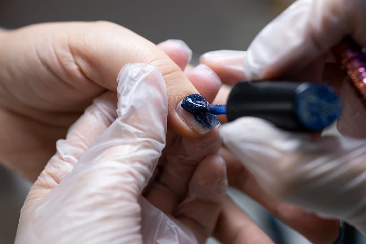 Reparar esmalte semipermanente x 1 uña