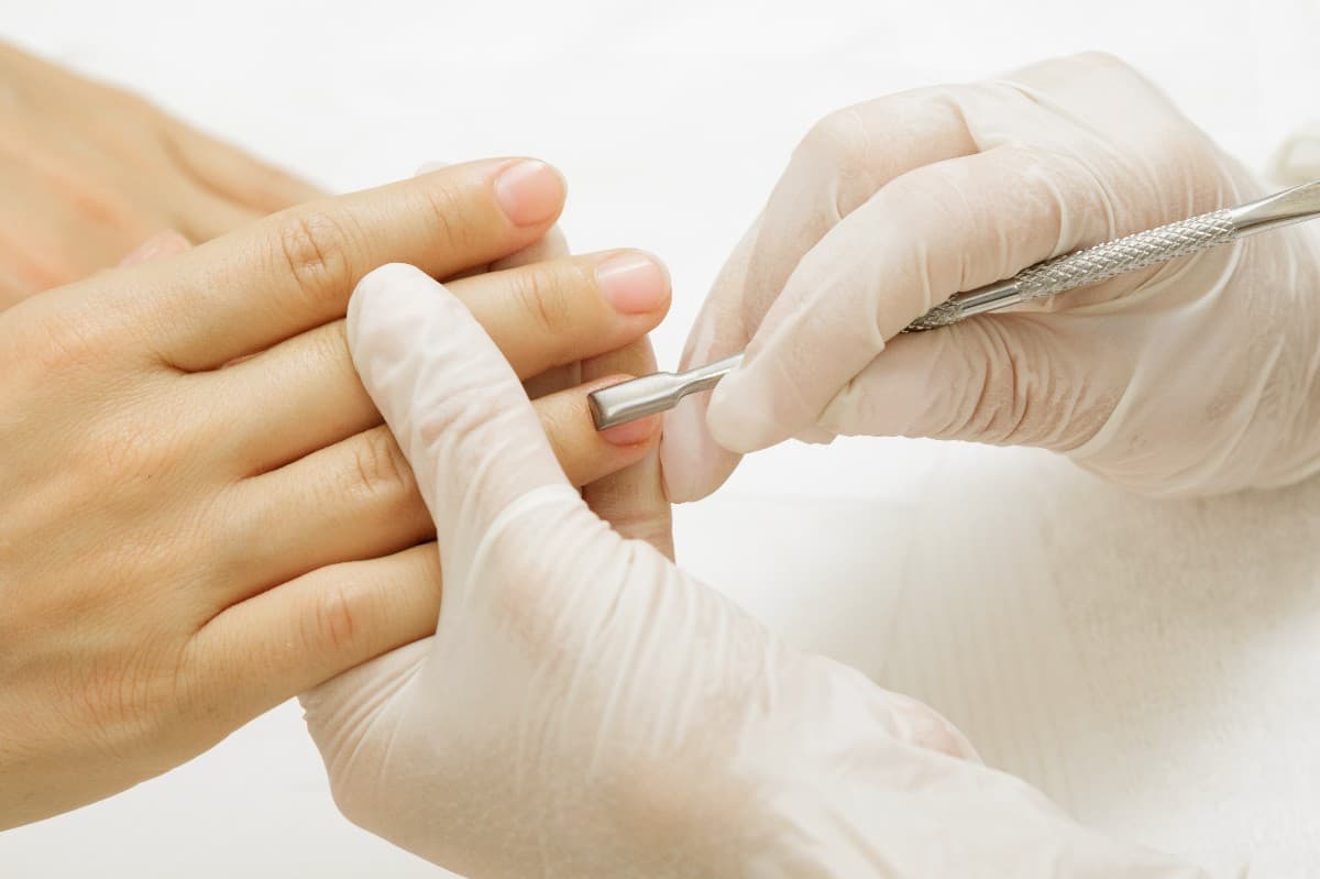 Vitamin Rubber Base Removal + Basic Manicure